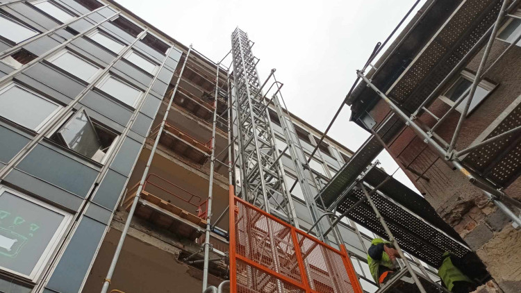 FOTOGALERIE: Vybourány jsou už tři tisíce tun stavebního materiálu