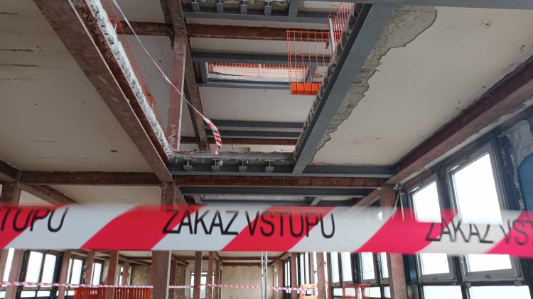 FOTOGALERIE: Vybourány jsou už tři tisíce tun stavebního materiálu