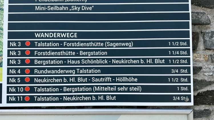 Při cestě nahoru si hlídejte trasu N3 a při sestupu N10