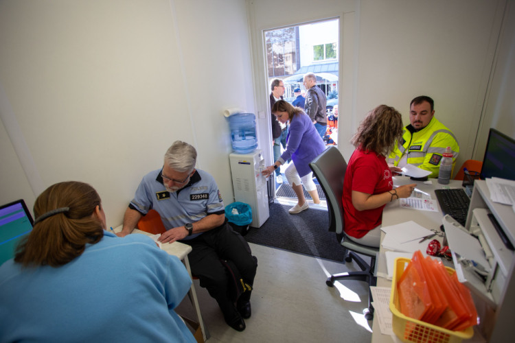 FOTOGALERIE: Pomoc na druhou. V Olomouci darovali krev záchranáři, hasiči, policisté i vojáci