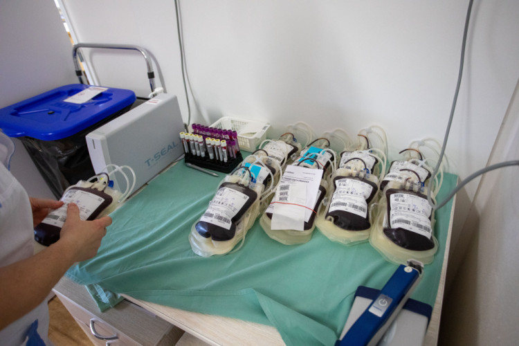 FOTOGALERIE: Pomoc na druhou. V Olomouci darovali krev záchranáři, hasiči, policisté i vojáci