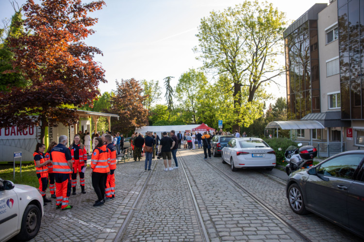 FOTOGALERIE: Pomoc na druhou. V Olomouci darovali krev záchranáři, hasiči, policisté i vojáci