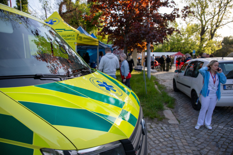 FOTOGALERIE: Pomoc na druhou. V Olomouci darovali krev záchranáři, hasiči, policisté i vojáci