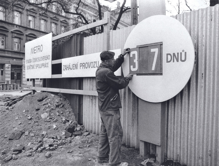 Odpočítávání dnů do zahájení provozu, 1974.