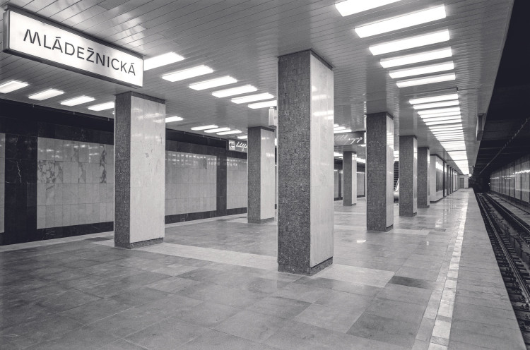 Metro C, stanice Mládežnická.