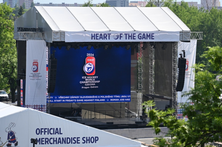 Ostrava před začátkem MS v hokeji: okolí arény se připravovalo na šampionát