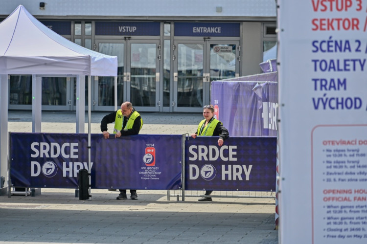 Ostrava před začátkem MS v hokeji: okolí arény se připravovalo na šampionát