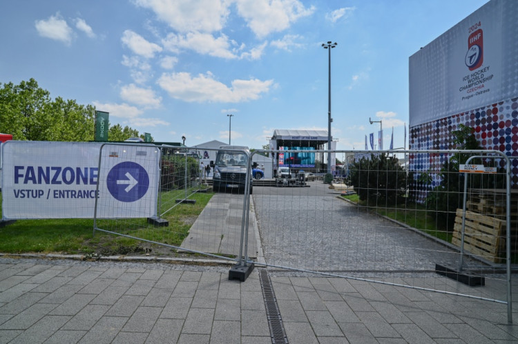 Ostrava před začátkem MS v hokeji: okolí arény se připravovalo na šampionát