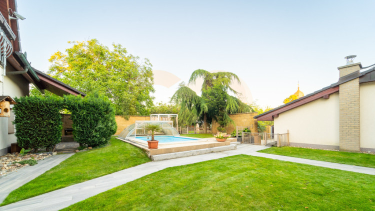 Reality 21. století. Bláznivý cirkus nebo promyšlená marketingová strategie? O tom si povíme s finančním a realitním makléřem Václavem Ovečkou