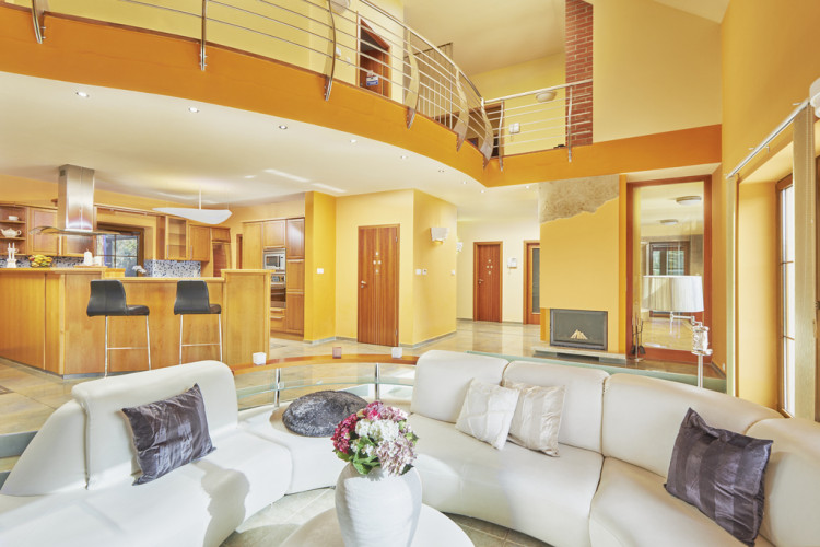 Reality 21. století. Bláznivý cirkus nebo promyšlená marketingová strategie? O tom si povíme s finančním a realitním makléřem Václavem Ovečkou