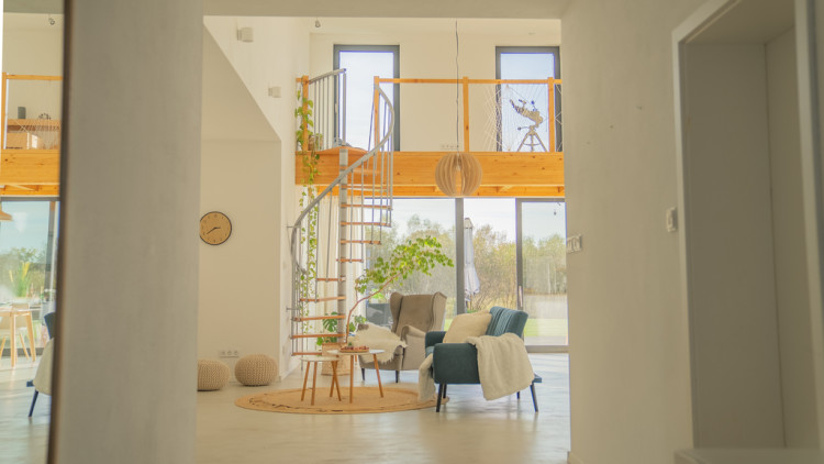 Reality 21. století. Bláznivý cirkus nebo promyšlená marketingová strategie? O tom si povíme s finančním a realitním makléřem Václavem Ovečkou