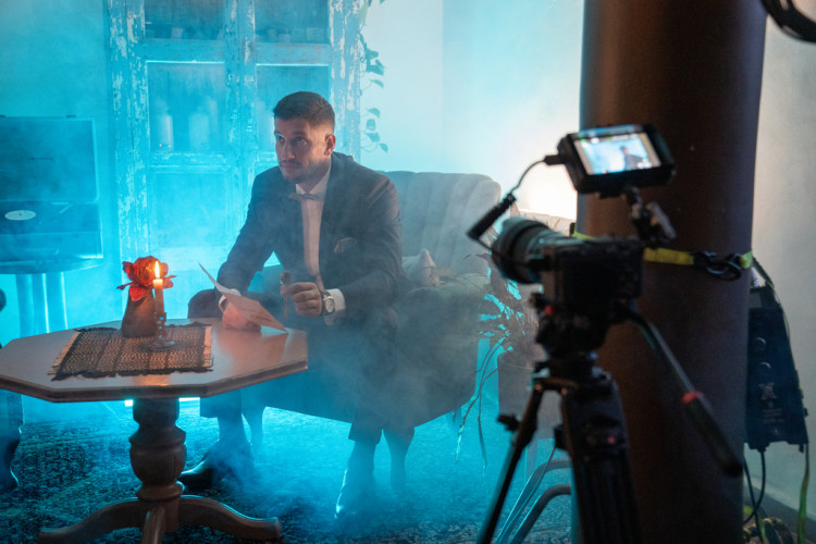 Reality 21. století. Bláznivý cirkus nebo promyšlená marketingová strategie? O tom si povíme s finančním a realitním makléřem Václavem Ovečkou