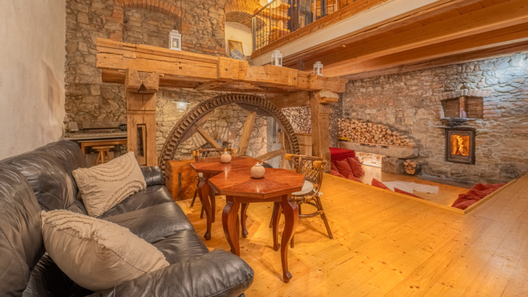 Reality 21. století. Bláznivý cirkus nebo promyšlená marketingová strategie? O tom si povíme s finančním a realitním makléřem Václavem Ovečkou