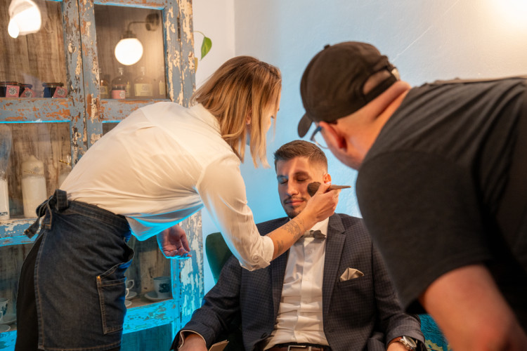 Reality 21. století. Bláznivý cirkus nebo promyšlená marketingová strategie? O tom si povíme s finančním a realitním makléřem Václavem Ovečkou