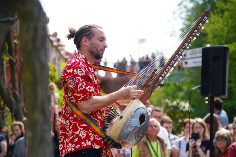 FOTOGALERIE: Legendární Jane Goodallová pokřtila gorilí samičku v pražské zoo. Vybrala pro ni jméno Gaia