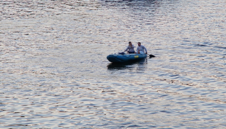 FOTOGALERIE: Vltavu křižovaly historické veslice. Plavba byla součástí Svatojánských slavností
