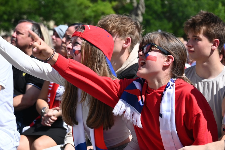 Češi! Ještě jeden! Masarykovo náměstí zářilo radostí
