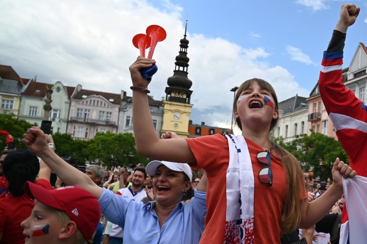 Češi! Ještě jeden! Masarykovo náměstí zářilo radostí