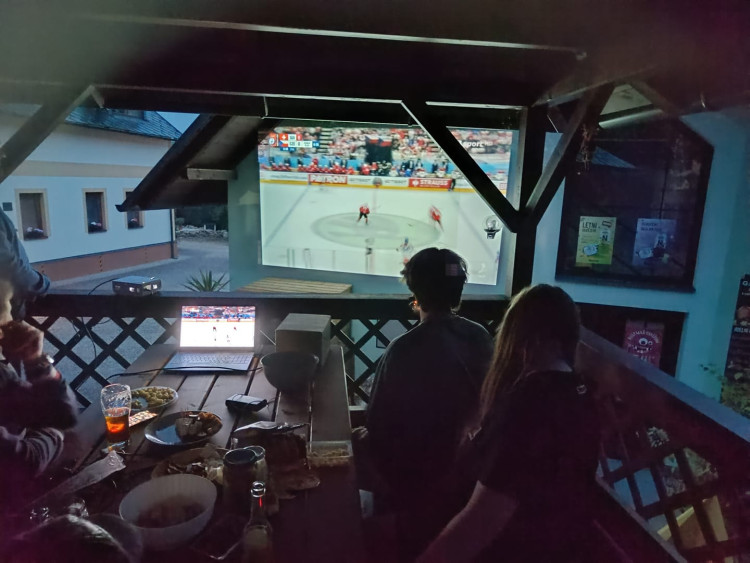 GALERIE: Jak se během MS v ledním hokeji fandilo na východě Čech?