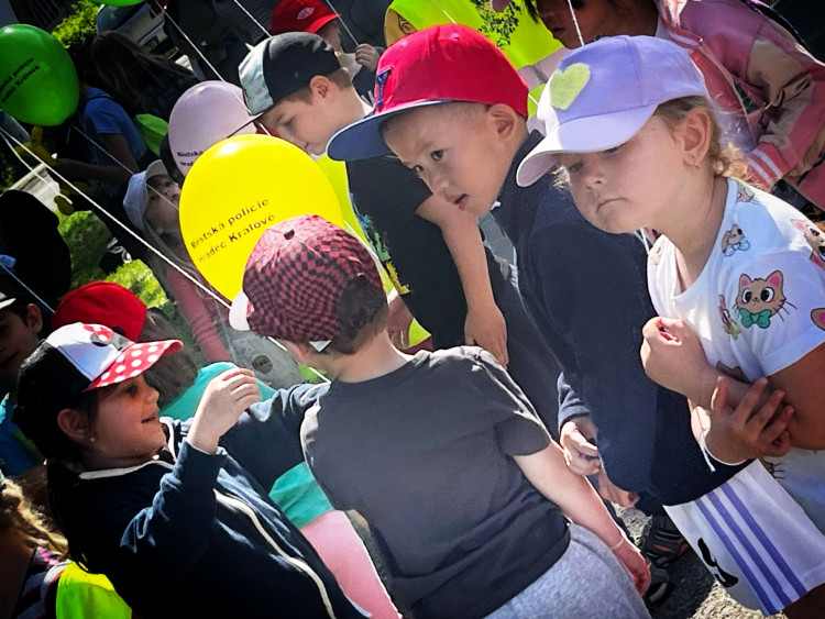 GALERIE: Bezpečné město na hradeckém nábřeží