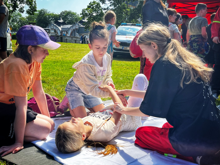 GALERIE: Bezpečné město na hradeckém nábřeží