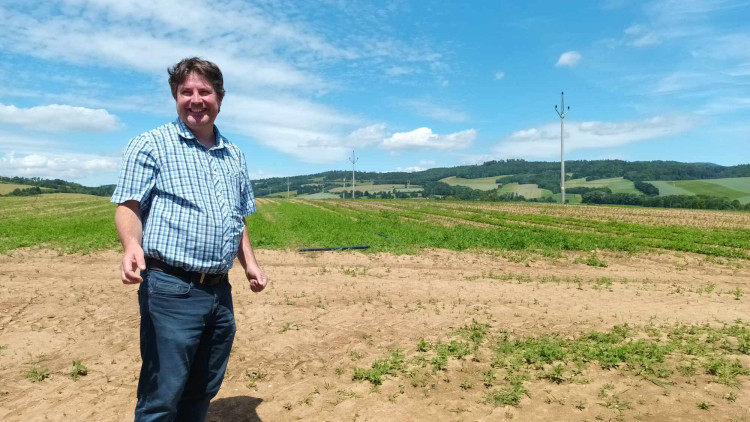 FOTOGALERIE: Jablka a byliny. Kofola rozvíjí sady na Šumpersku