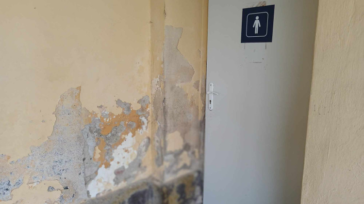 FOTOGALERIE: Správa železnic nechala místní nádraží v Prostějově zpustnout. Nyní ji převezme město