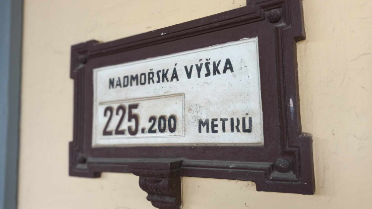 FOTOGALERIE: Správa železnic nechala místní nádraží v Prostějově zpustnout. Nyní ji převezme město