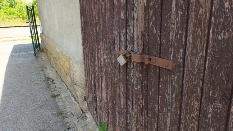 FOTOGALERIE: Správa železnic nechala místní nádraží v Prostějově zpustnout. Nyní ji převezme město