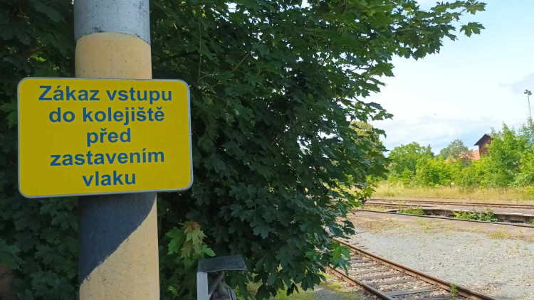 FOTOGALERIE: Správa železnic nechala místní nádraží v Prostějově zpustnout. Nyní ji převezme město