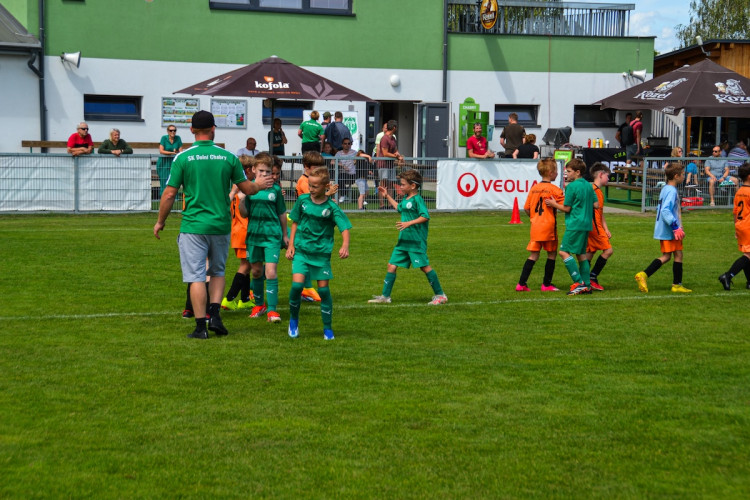 FOTOGALERIE: Malí fotbalisté se utkali na Šmíca Cupu v Dolních Chabrech. Ať to dotáhnout co nejdál, popřál jim Šmicer