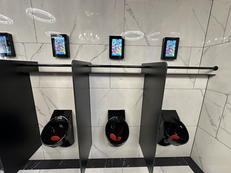 FOTOGALERIE: Ještě větší show, než jsme čekali. Podívejte se, jak to vypadá v obchodním domě Máj po rekonstrukci