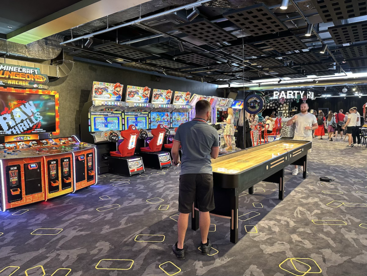 FOTOGALERIE: Ještě větší show, než jsme čekali. Podívejte se, jak to vypadá v obchodním domě Máj po rekonstrukci