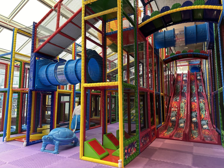 FOTOGALERIE: Ještě větší show, než jsme čekali. Podívejte se, jak to vypadá v obchodním domě Máj po rekonstrukci