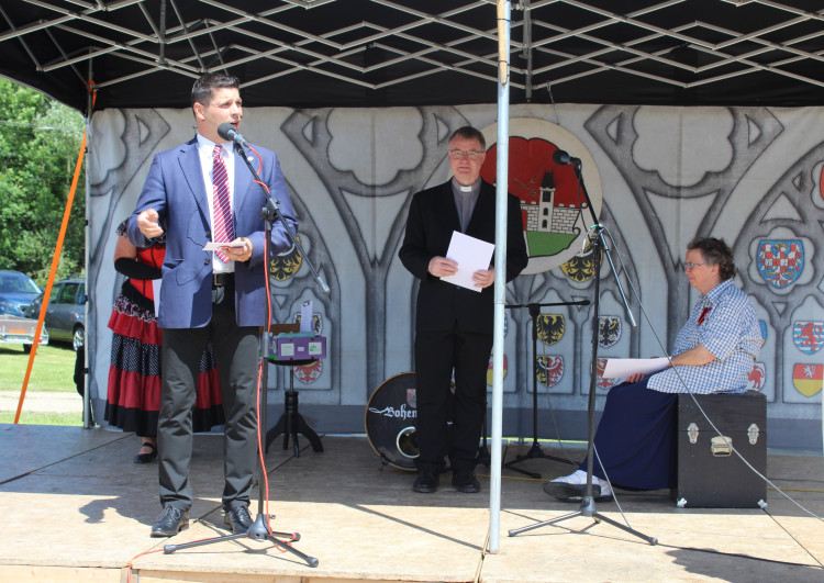 Oslavy 800 let od založení Dolní Cerekve