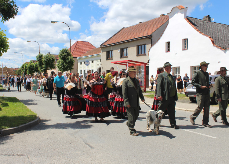 Oslavy 800 let od založení Dolní Cerekve