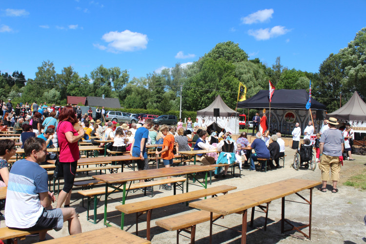 Oslavy 800 let od založení Dolní Cerekve