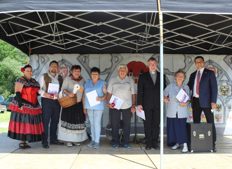 Oslavy 800 let od založení Dolní Cerekve