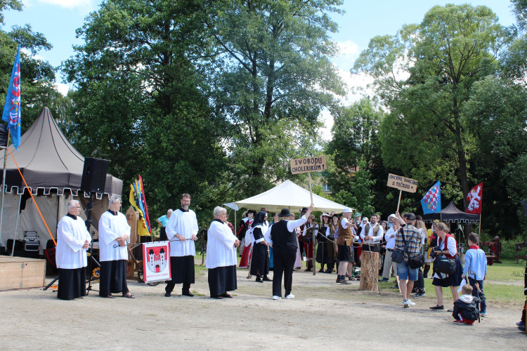 Oslavy 800 let od založení Dolní Cerekve