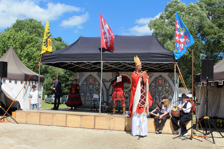 Oslavy 800 let od založení Dolní Cerekve