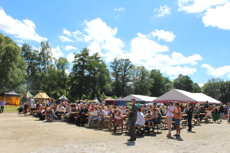 Oslavy 800 let od založení Dolní Cerekve