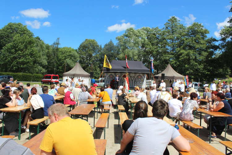 Oslavy 800 let od založení Dolní Cerekve