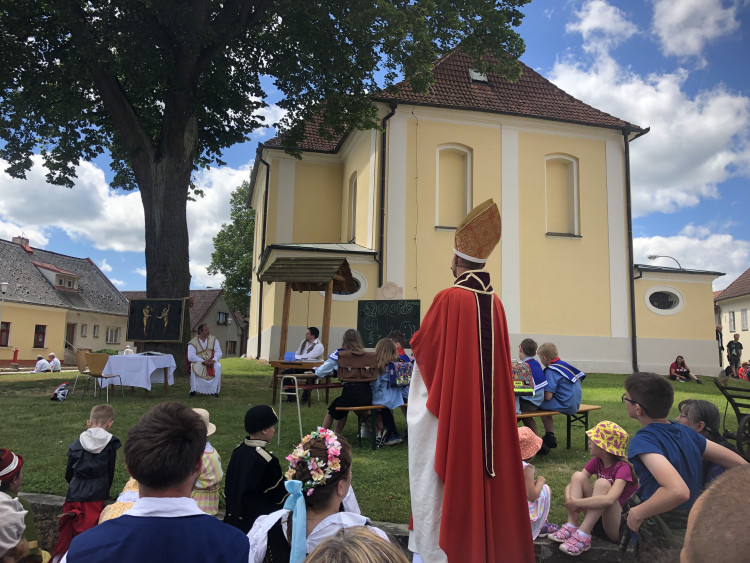 Oslavy 800 let od založení Dolní Cerekve