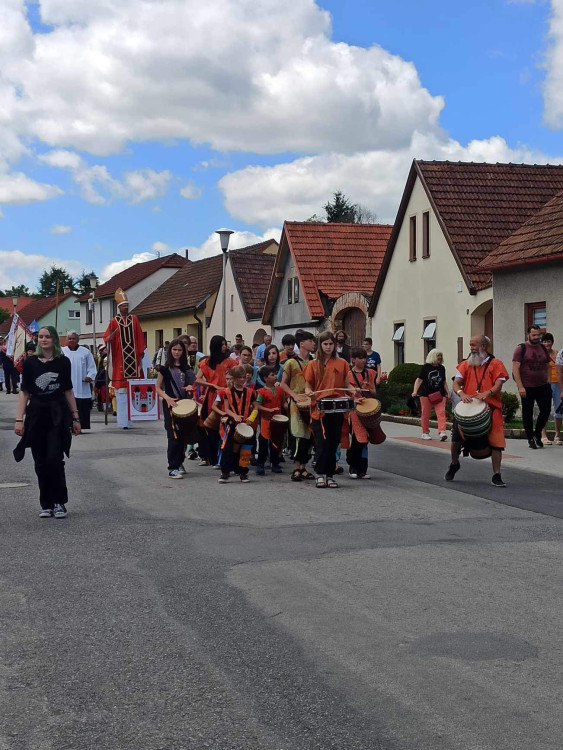 Oslavy 800 let od založení Dolní Cerekve