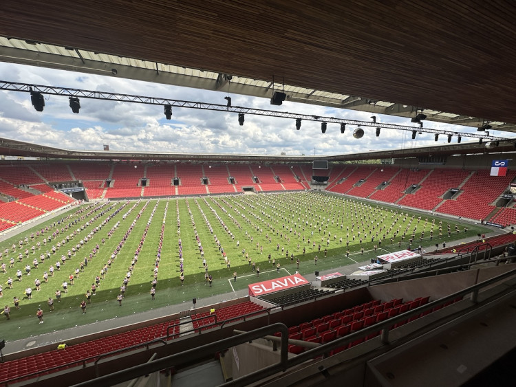 FOTOGALERIE: Podívejte se, jak Sokolové nacvičují v Edenu hromadné skladby