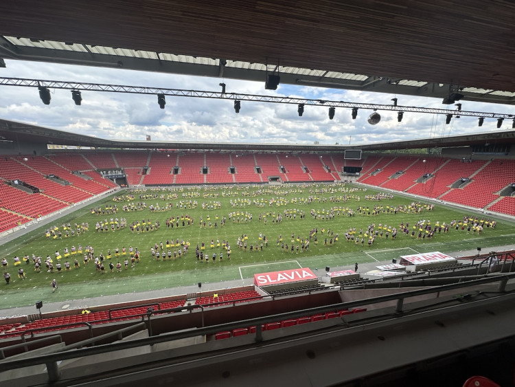 FOTOGALERIE: Podívejte se, jak Sokolové nacvičují v Edenu hromadné skladby