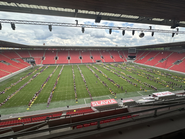 FOTOGALERIE: Podívejte se, jak Sokolové nacvičují v Edenu hromadné skladby