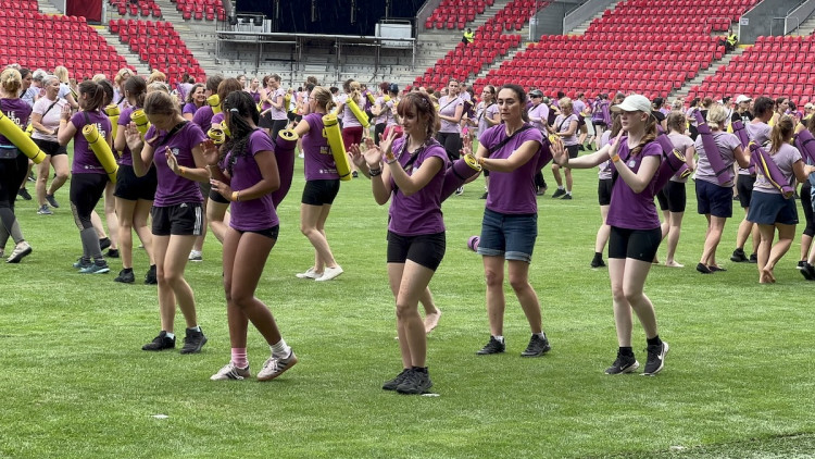 FOTOGALERIE: Podívejte se, jak Sokolové nacvičují v Edenu hromadné skladby