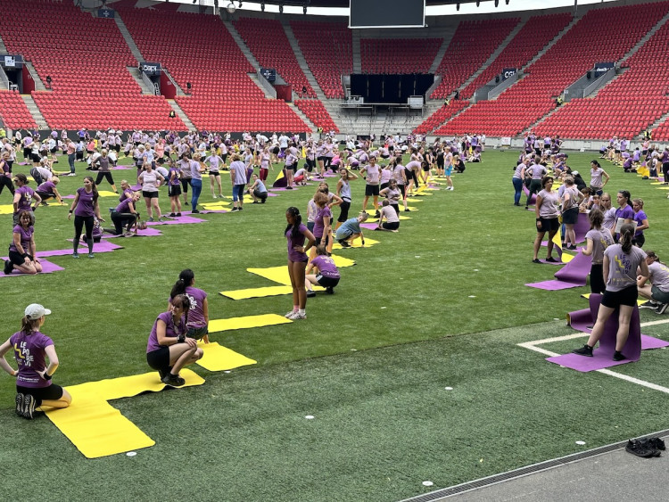 FOTOGALERIE: Podívejte se, jak Sokolové nacvičují v Edenu hromadné skladby
