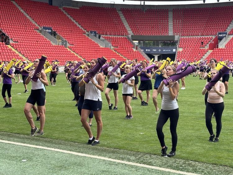 FOTOGALERIE: Podívejte se, jak Sokolové nacvičují v Edenu hromadné skladby